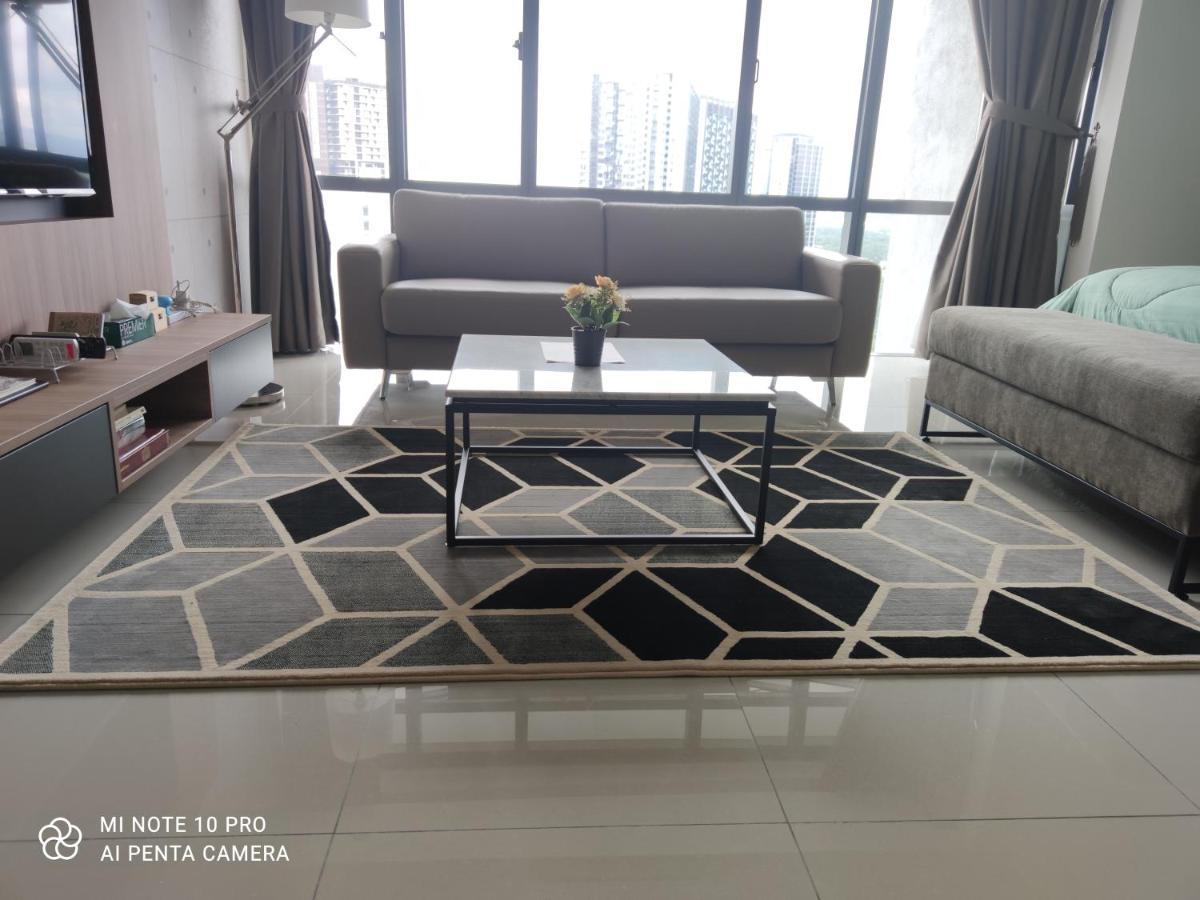 Kumkum Homestay Studio Nusajaya  Bagian luar foto